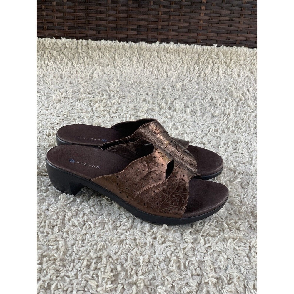 Aravon Petra Metallic Bronze Leather Slide Sandal Low Heel Women's Size 10D Wide